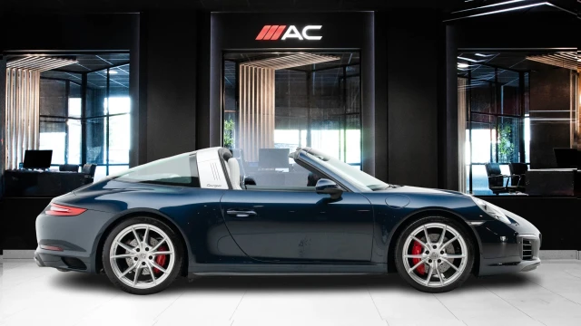 Porsche 911 Image 3