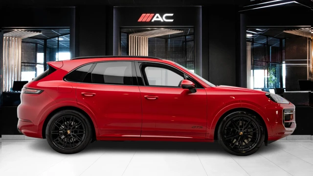 Porsche Cayenne Image 3