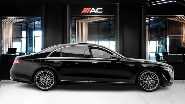Mercedes-Benz S Class Image 3
