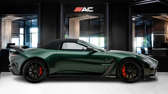 Aston Martin Vantage Image 3