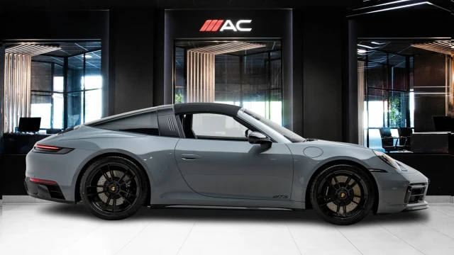 Porsche 911 Image 3
