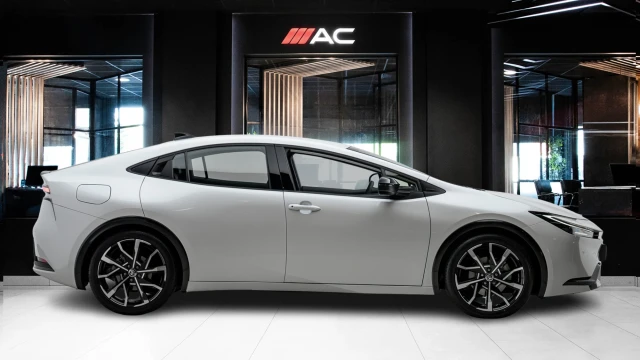Toyota Prius Image 3