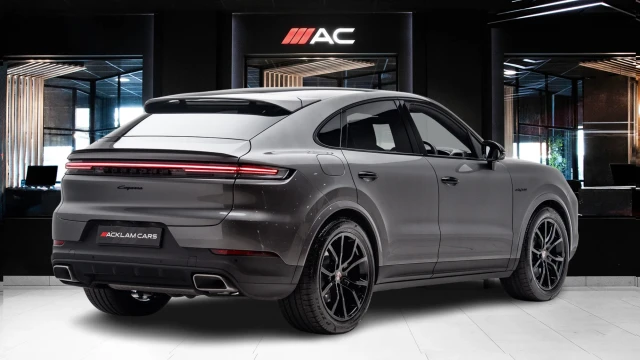 Porsche Cayenne Image 4