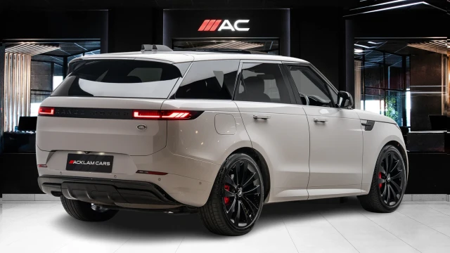 Land Rover Range Rover Sport Image 4