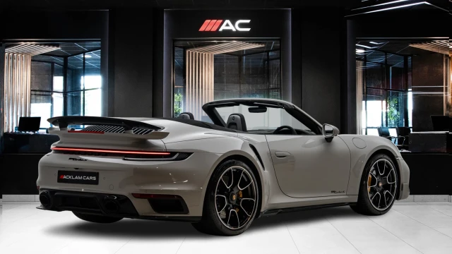 Porsche 911 Image 4