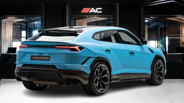 Lamborghini Urus Image 4