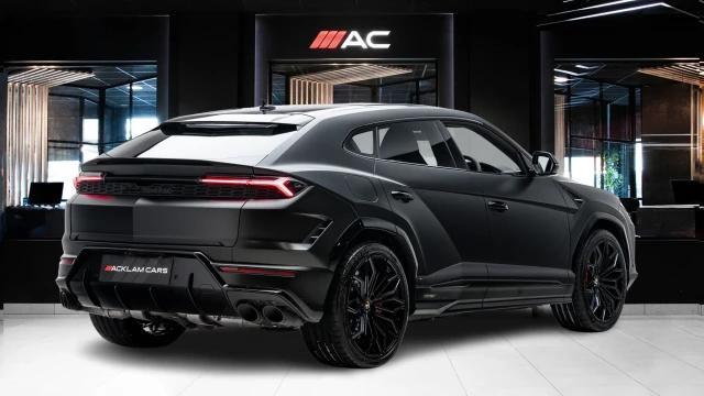 Lamborghini Urus Image 4