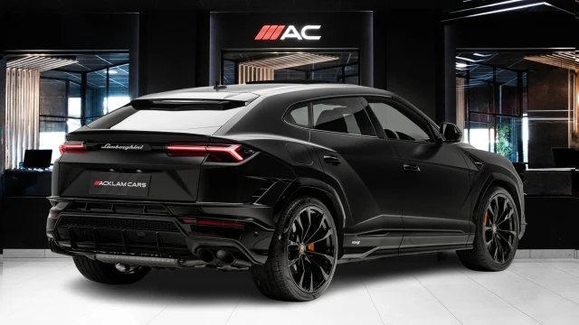 Lamborghini Urus Image 4