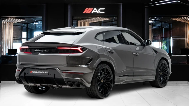 Lamborghini Urus Image 4