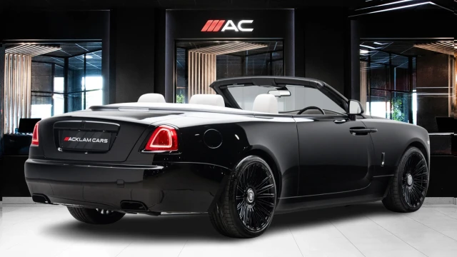 Rolls-Royce Dawn Image 4