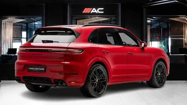 Porsche Cayenne Image 4