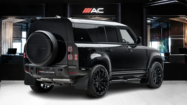 Land Rover Defender Image 4