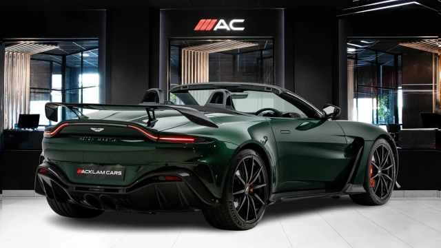 Aston Martin Vantage Image 4