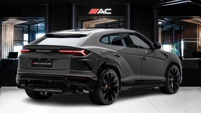 Lamborghini Urus Image 4