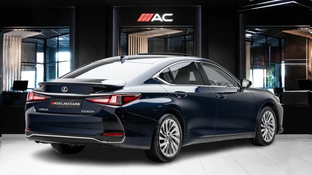 Lexus ES Image 4