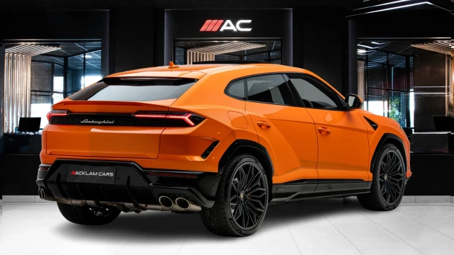 Lamborghini Urus Image 4