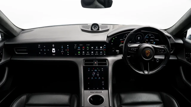Porsche Taycan Image 5
