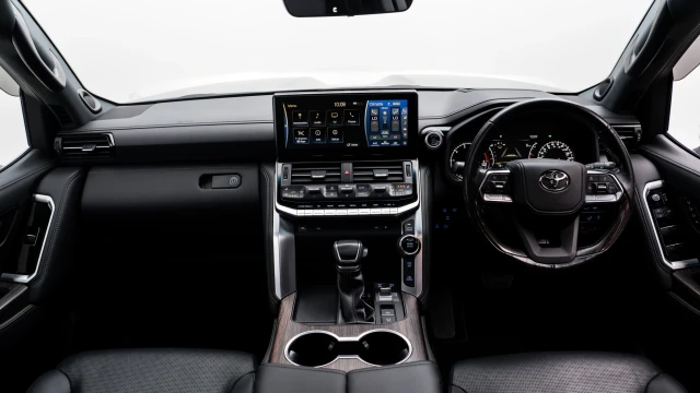 Toyota Land Cruiser Image 5