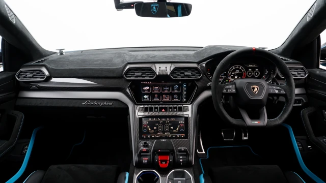 Lamborghini Urus Image 5
