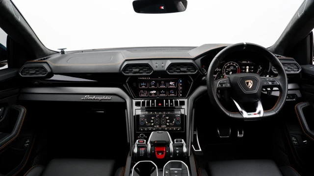 Lamborghini Urus Image 5