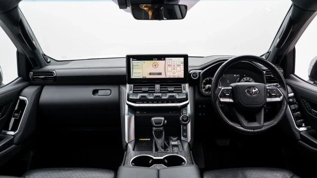 Toyota Land Cruiser Image 5