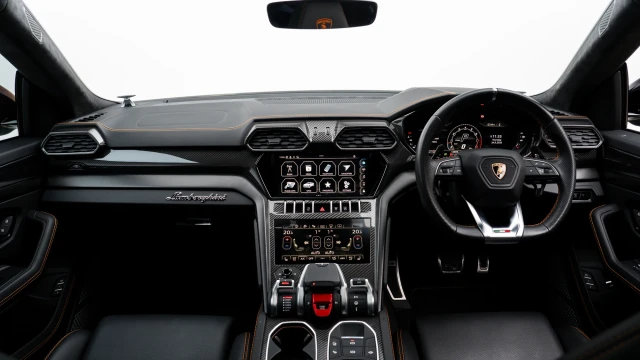 Lamborghini Urus Image 5