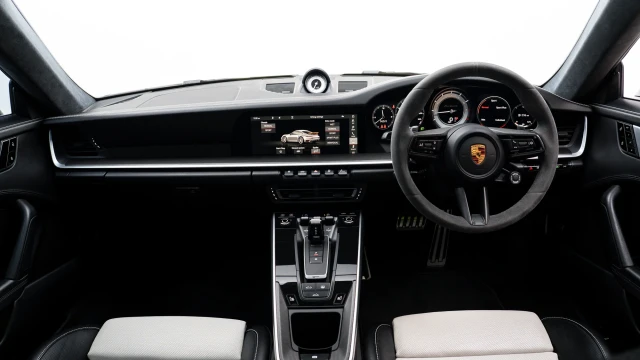 Porsche 911 Image 5