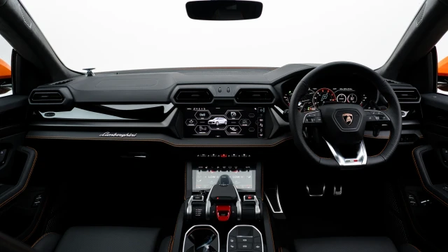 Lamborghini Urus Image 5