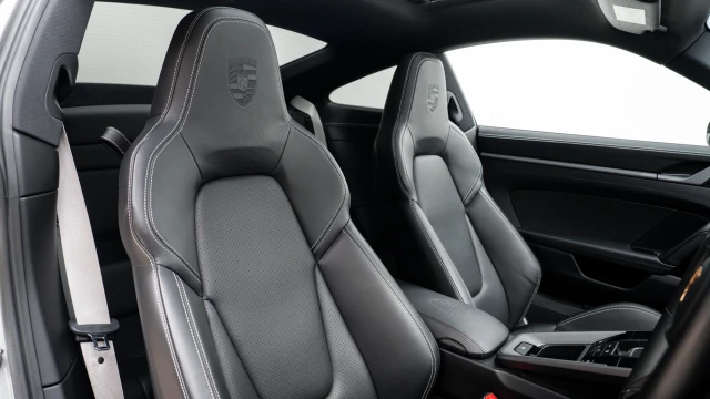 Porsche 911 Image 5