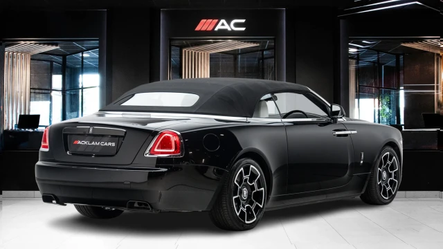 Rolls-Royce Dawn Image 6