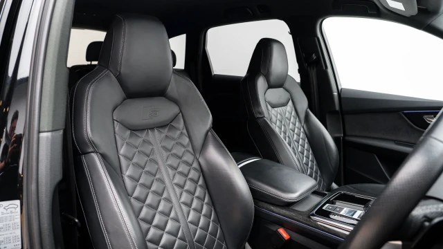 Audi SQ7 Image 6