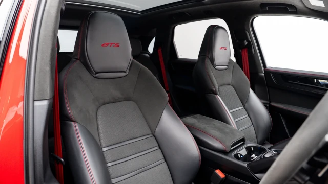 Porsche Cayenne Image 6