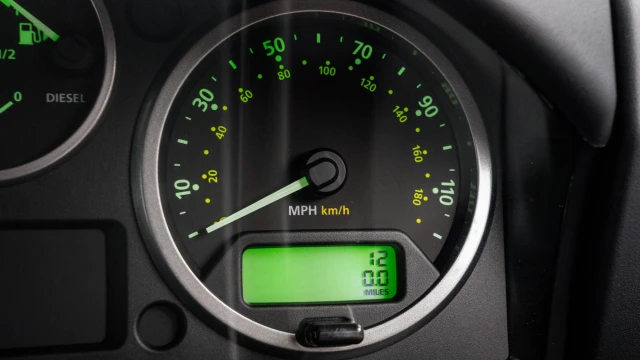 Land Rover Defender Image 7