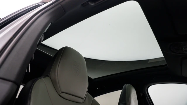 Porsche Cayenne Image 7