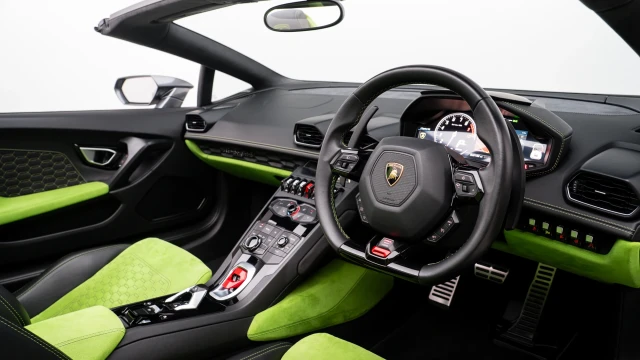Lamborghini Huracan Image 7