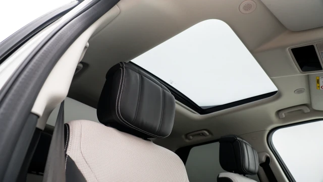 Land Rover Discovery Image 7