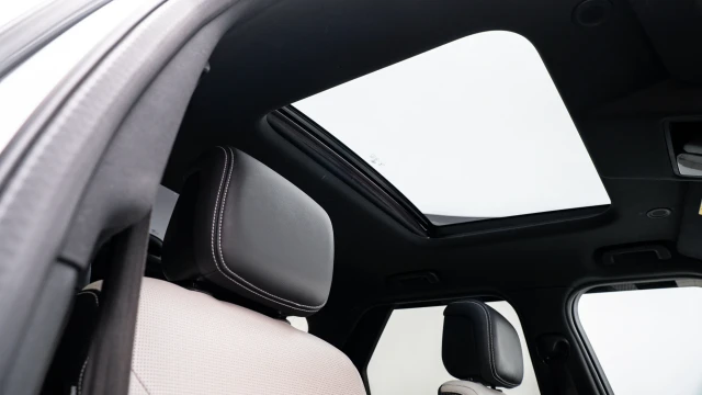 Land Rover Discovery Image 7