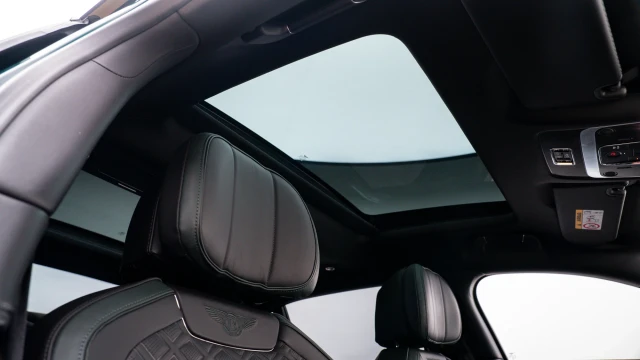 Bentley Flying Spur Image 7