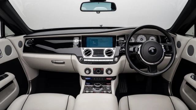 Rolls-Royce Dawn Image 7