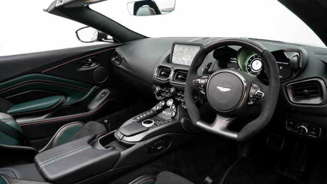 Aston Martin Vantage Image 7