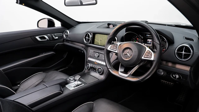 Mercedes-Benz SL Image 7