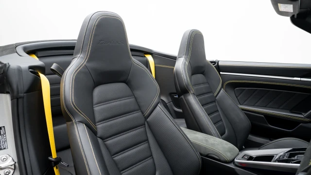 Porsche 911 Image 8