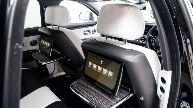 Rolls-Royce Ghost Series II Image 8