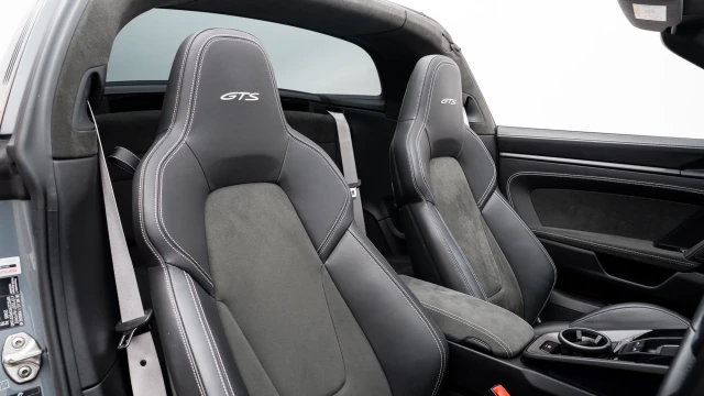 Porsche 911 Image 8