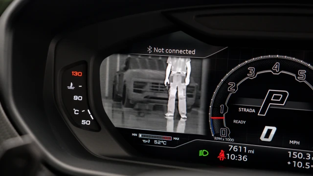 Lamborghini Urus Image 8
