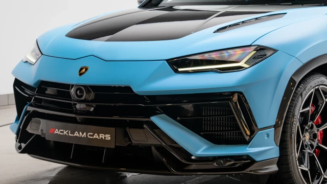 Lamborghini Urus Image 7