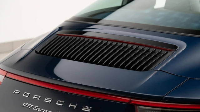 Porsche 911 Image 8