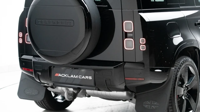Land Rover Defender Image 6