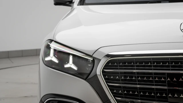 Mercedes-Benz S Class Image 8