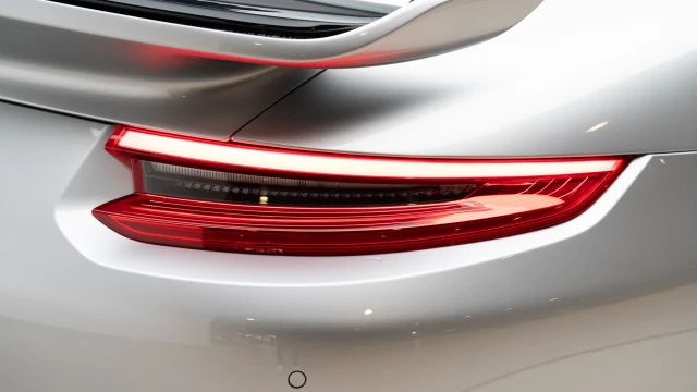 Porsche 911 Image 7
